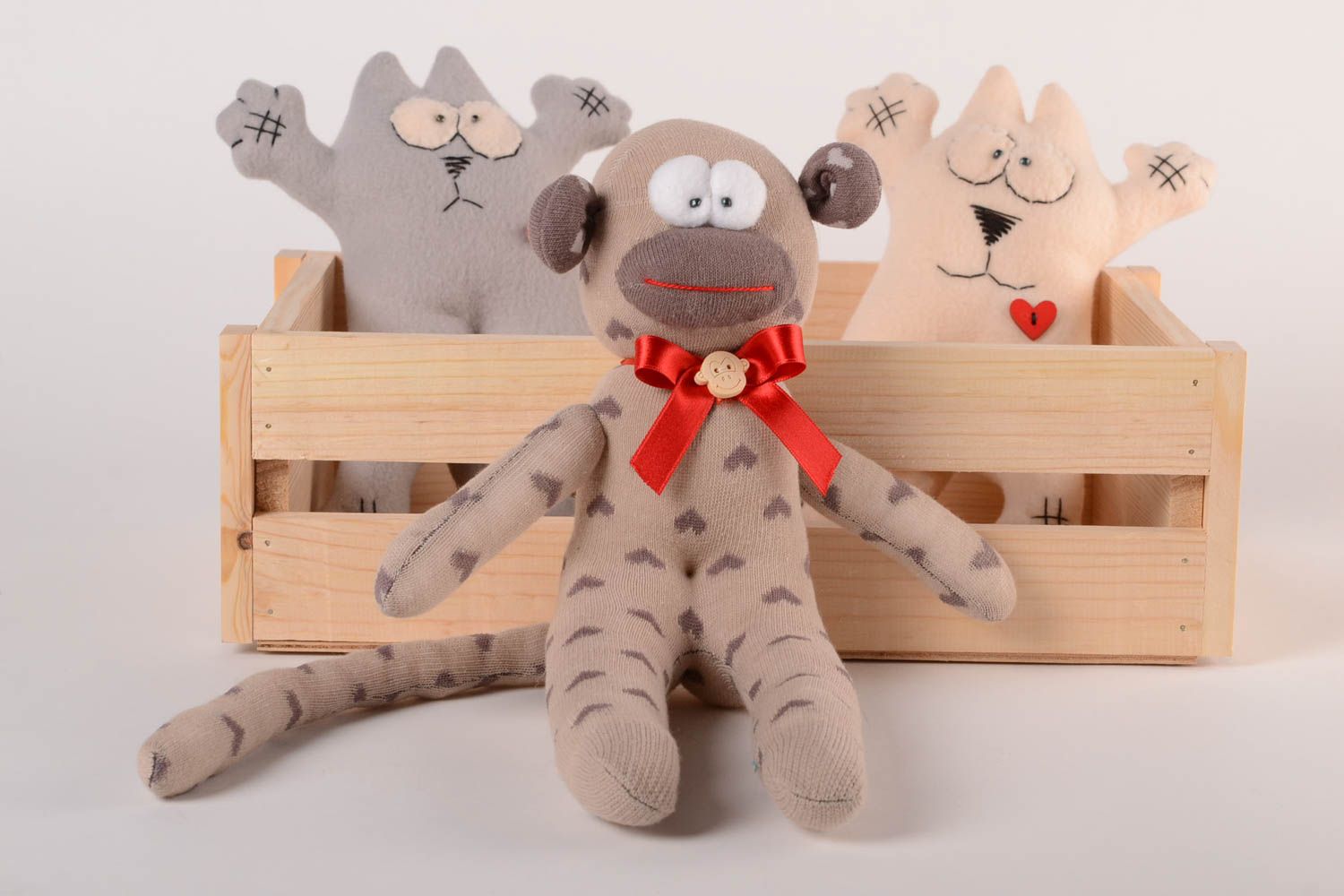 Stoff Kuscheltier handmade Plüsch Affe in Grau originelles Geschenk für Kinder foto 1