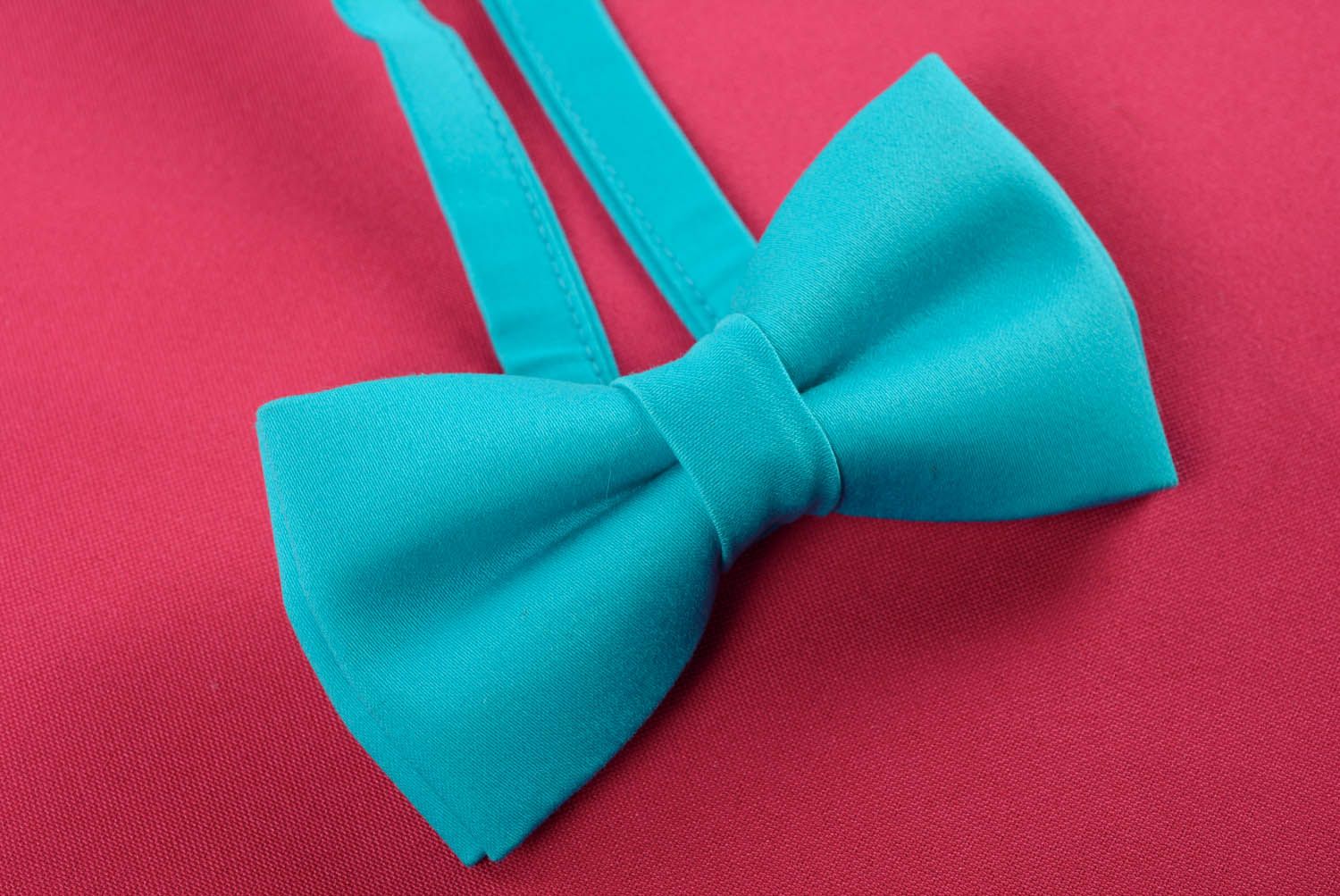 Turquoise bow tie photo 3