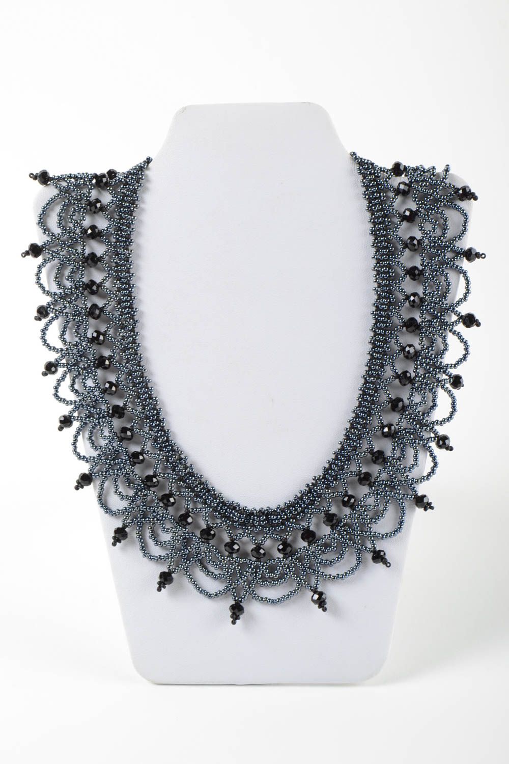 Ожерелье из чешского бисера широкое серо-черное авторское ручной работы фото 2