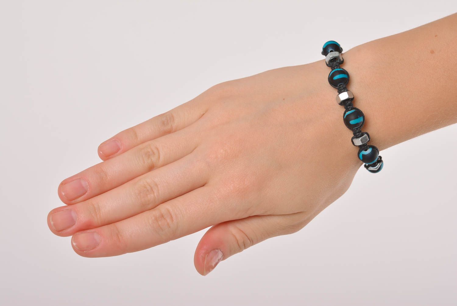 Bracelet original Bijou fait main en perles acryliques Cadeau pour femme photo 3