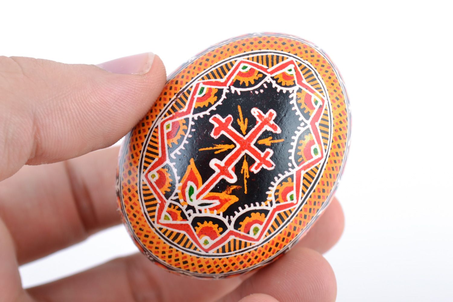 Huevo de Pascua artesanal pintado con acrílicos foto 2