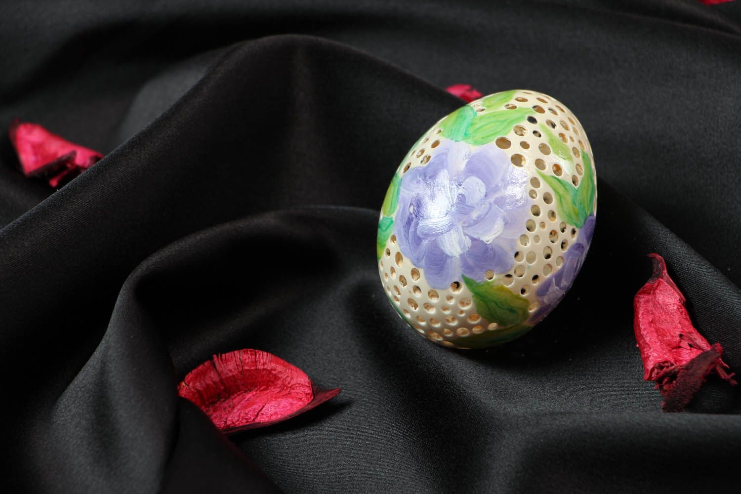 Painted decorative egg for interior photo 4
