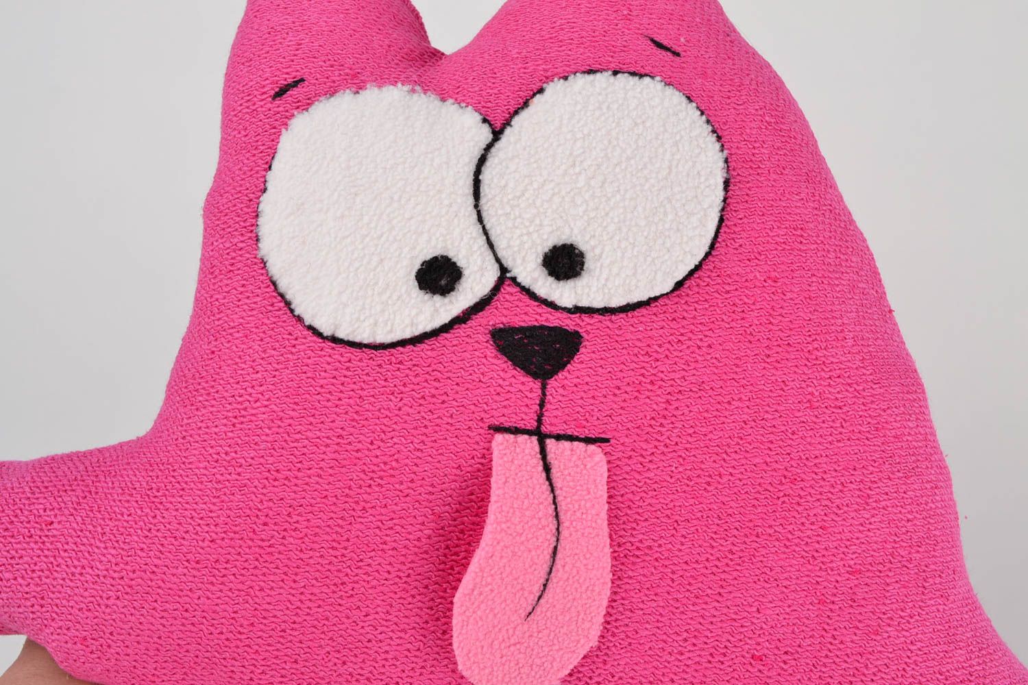 Подушка игрушка ручной работы декор для дома мягкая игрушка из ткани розовая фото 4