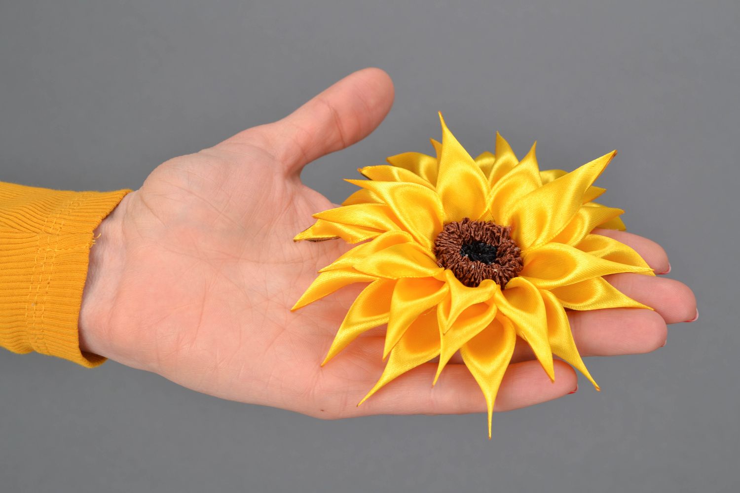 Satin ribbon brooch in the shape of sunflower photo 2