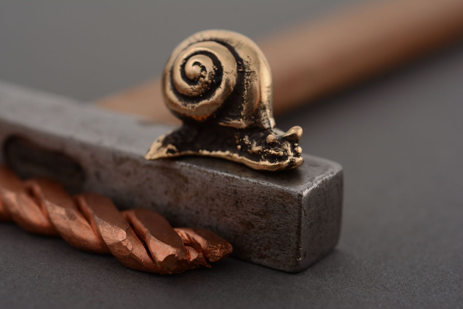 Bronze figurine Snail photo 1