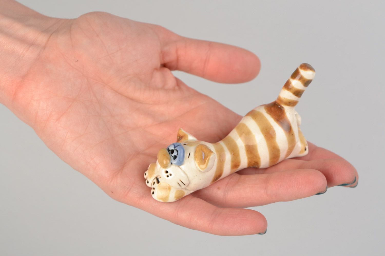 White and brown beautiful handmade clay statuette of striped cat photo 2