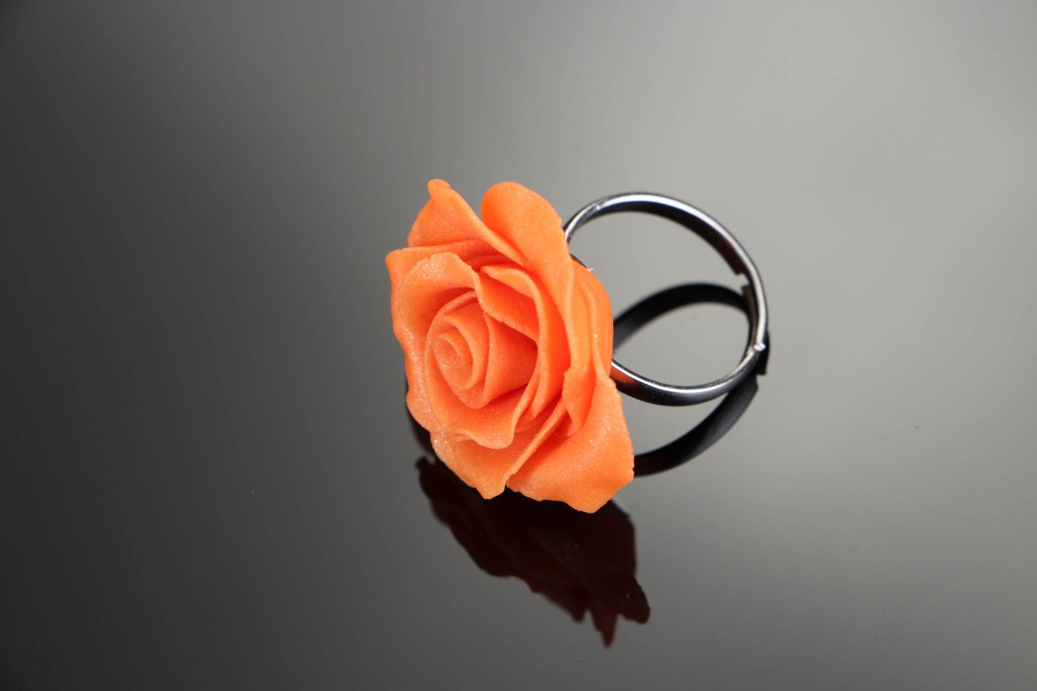 Кольцо из полимерной глины Роза фото 1