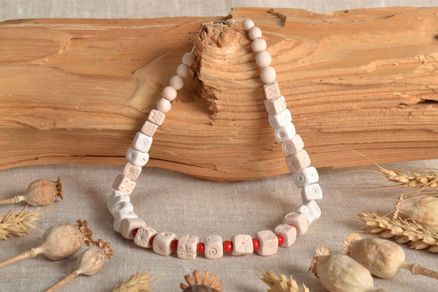 Clay white necklace photo 1