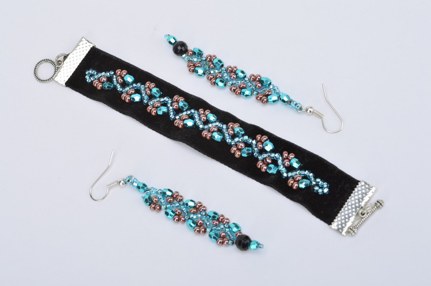 Handmade jewelry set 2 items bead embroidered bracelet and beaded dangle earrings photo 5