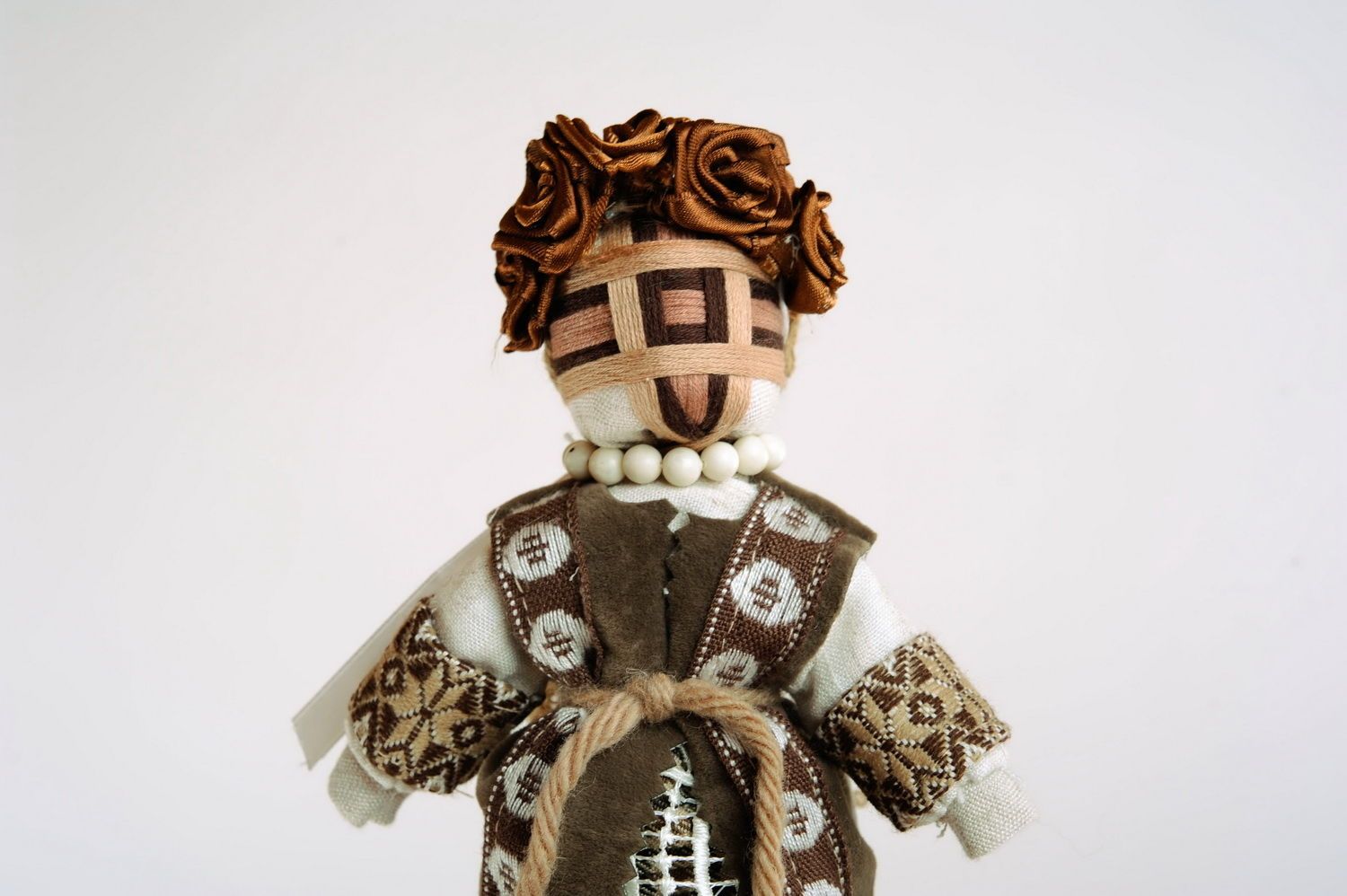 Кукла-мотанка коричневая фото 4