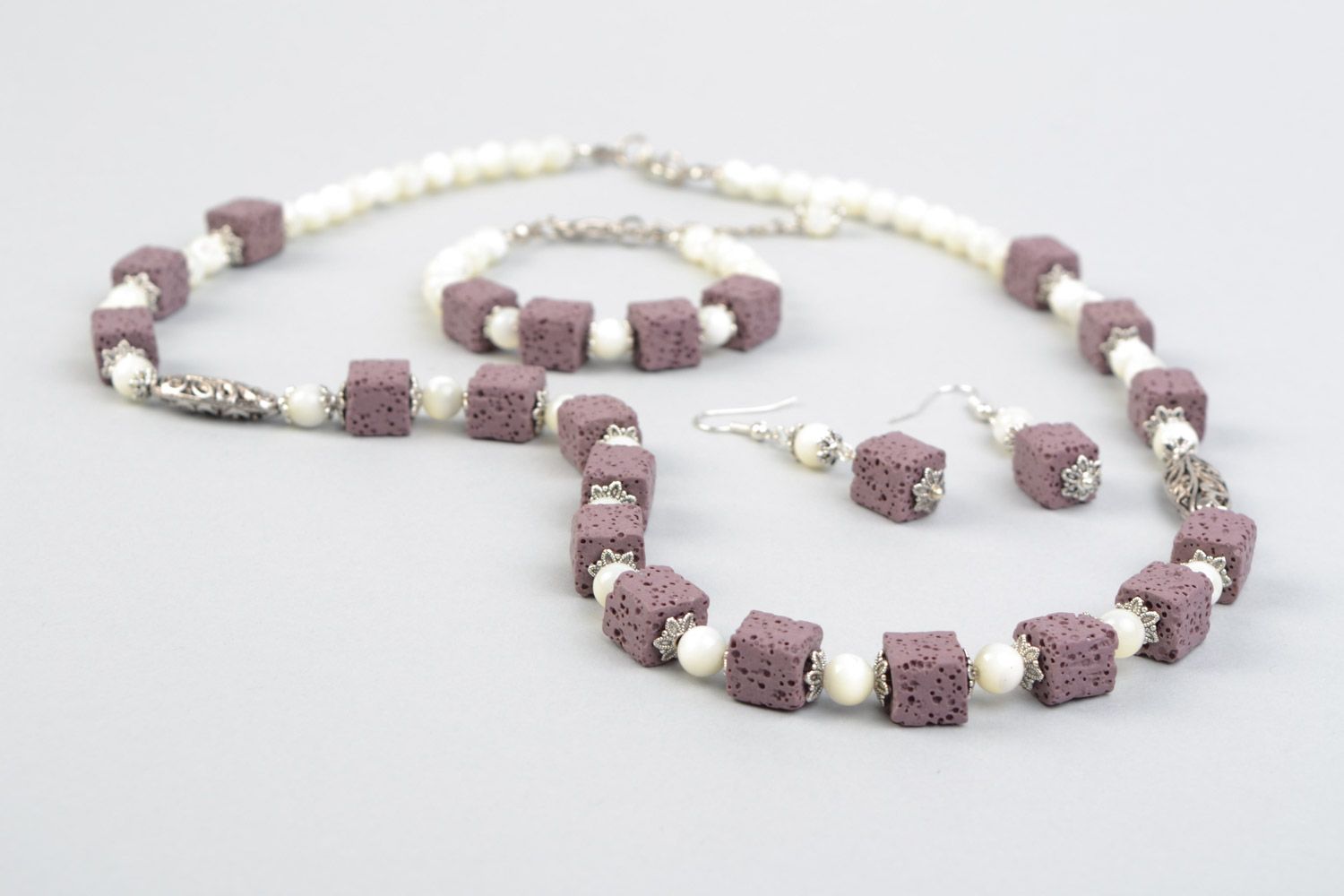 Handmade natural stone and nacre jewelry set earrings bracelet and necklace photo 5