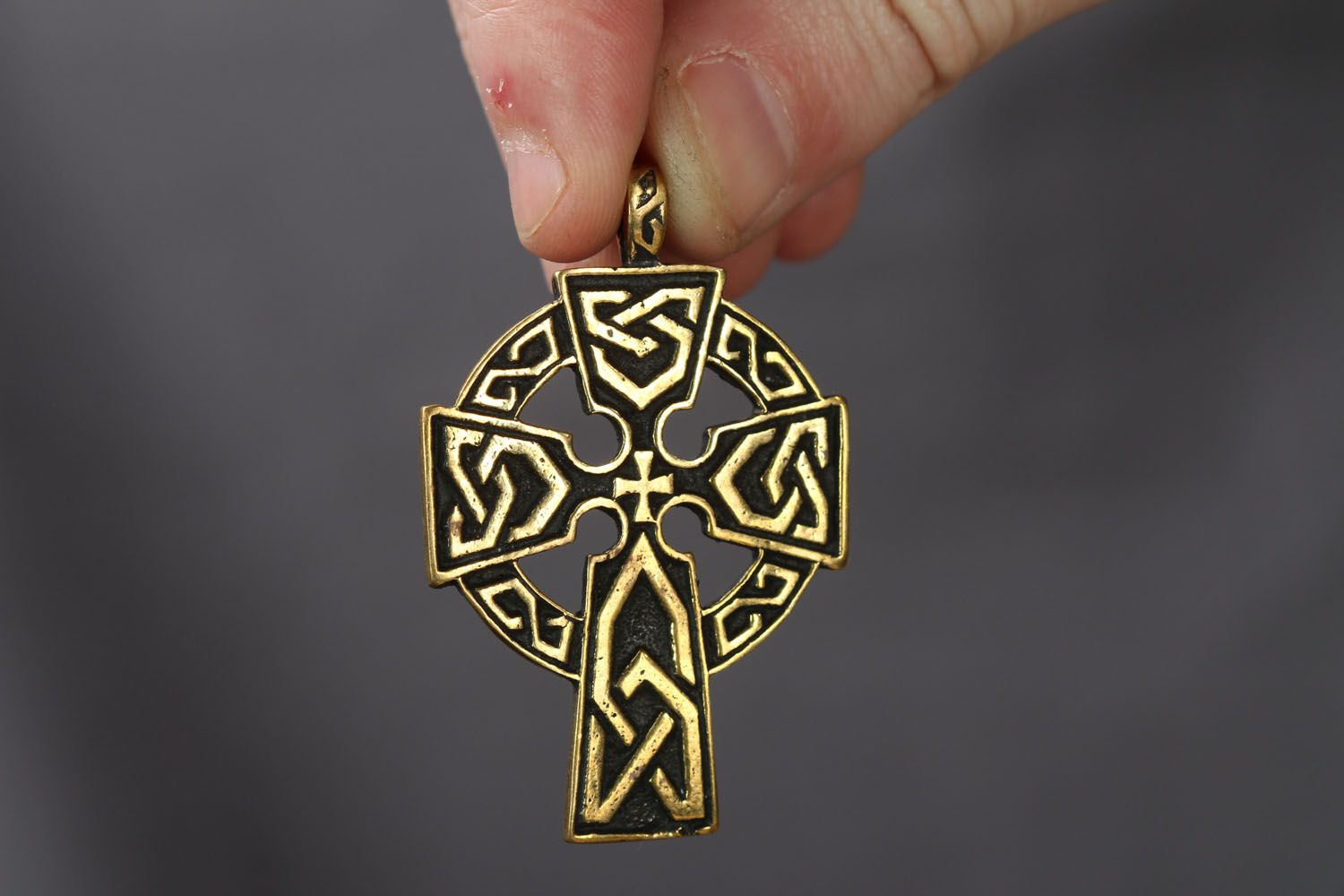 Bronze Anhänger keltisches Kreuz foto 3