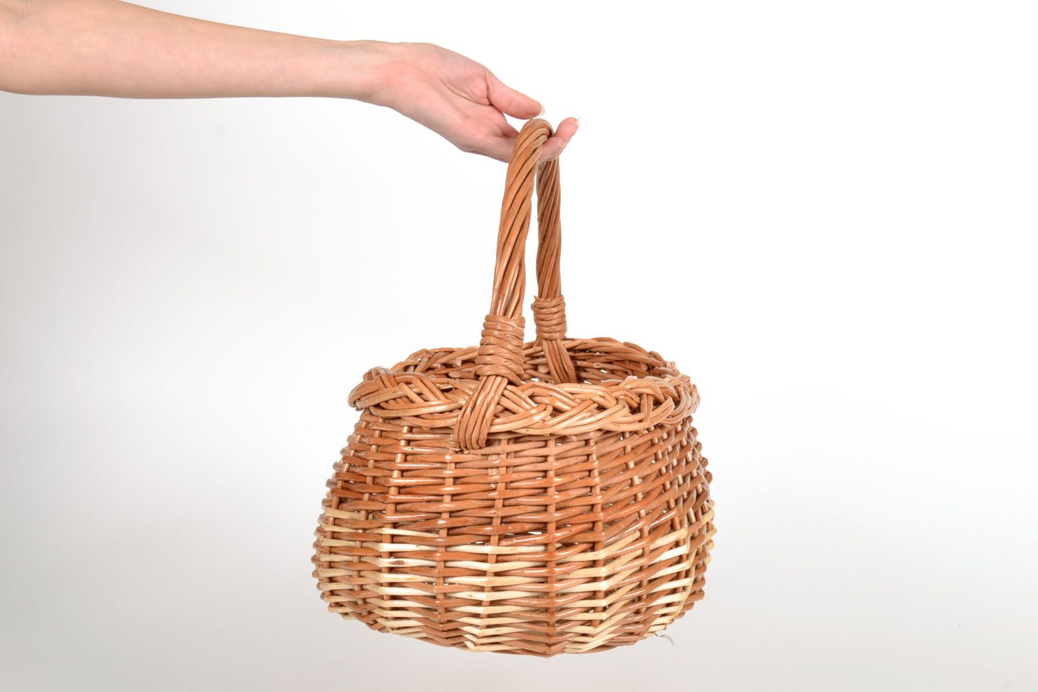 Wide basket with a handle photo 5