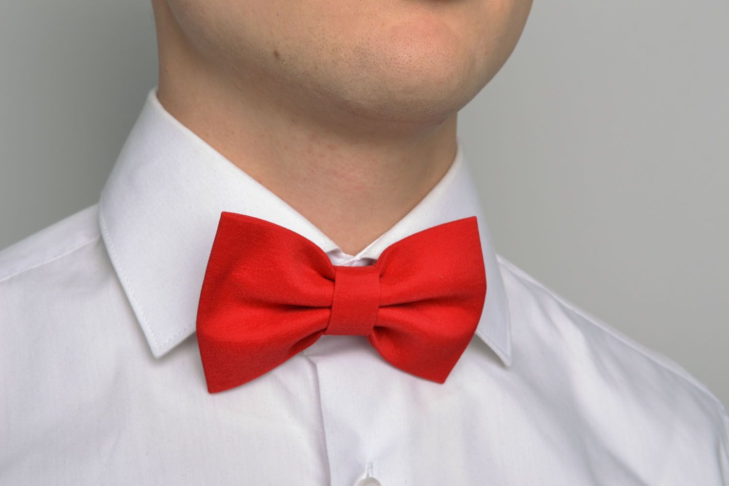 Red cotton bow tie photo 1