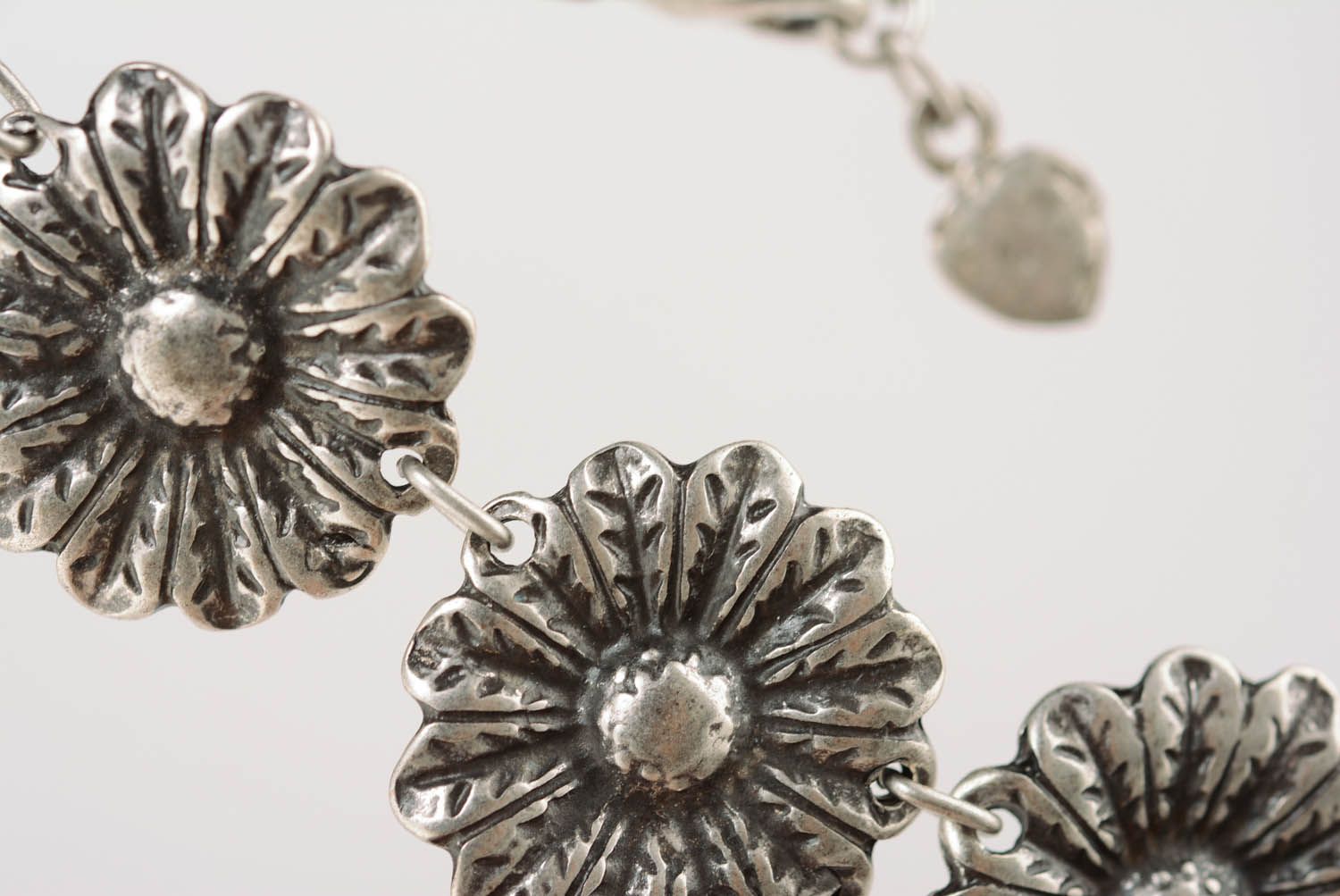 Metal necklace Daisies photo 2