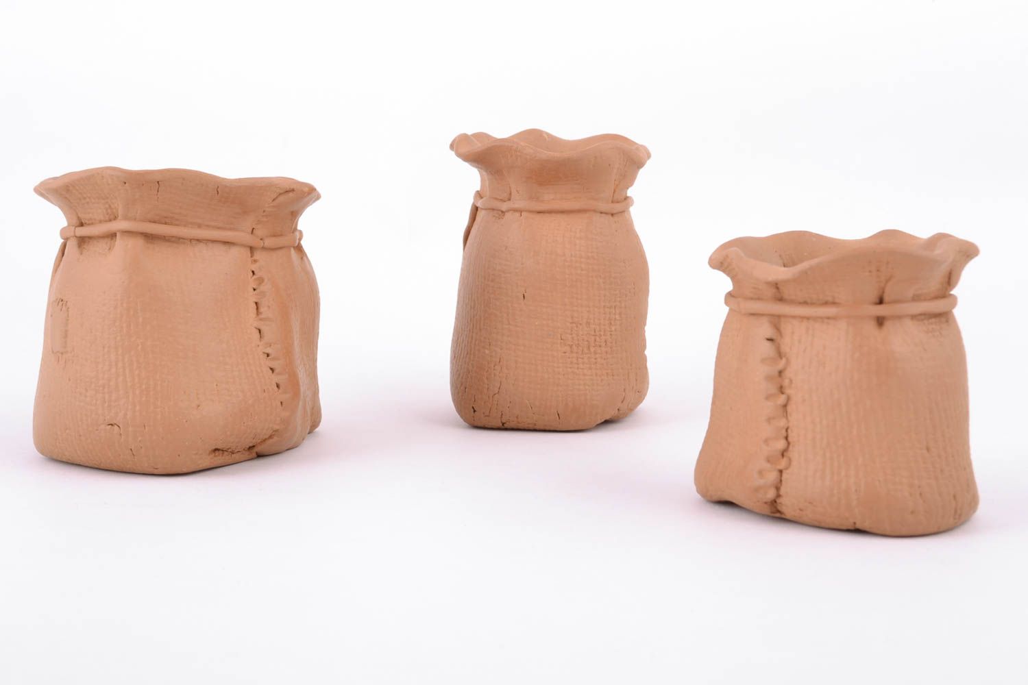Petits pots de cuisine en céramique bruns faits main originaux 3 pièces  photo 4
