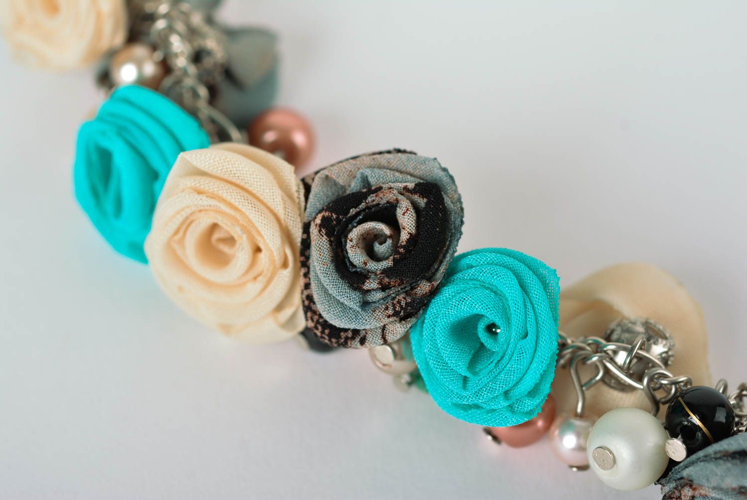 Boucles d'oreilles fleurs Collier fait main Accessoires femme roses bleu gris photo 2