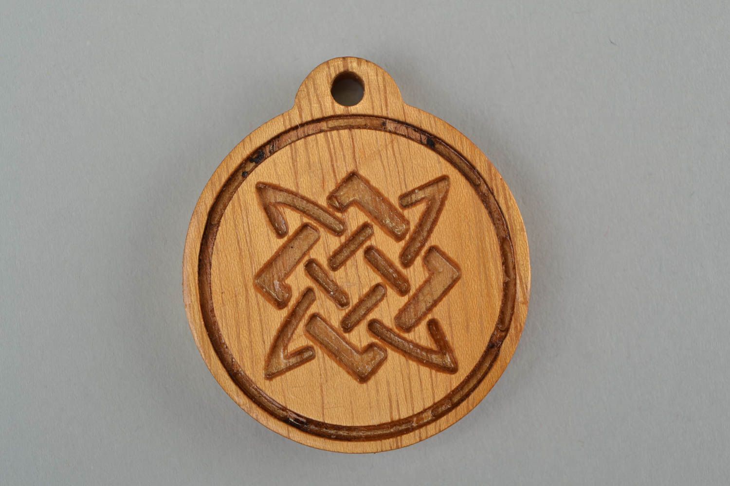 Handmade small round wooden pendant Slavic amulet with ornament Star of Lada photo 3
