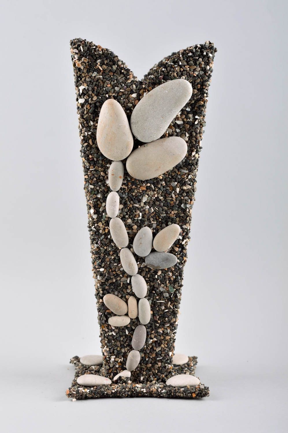 12 inches tall cardboard flower vase decorated wth sea stones in floral design 1,9 lb photo 1