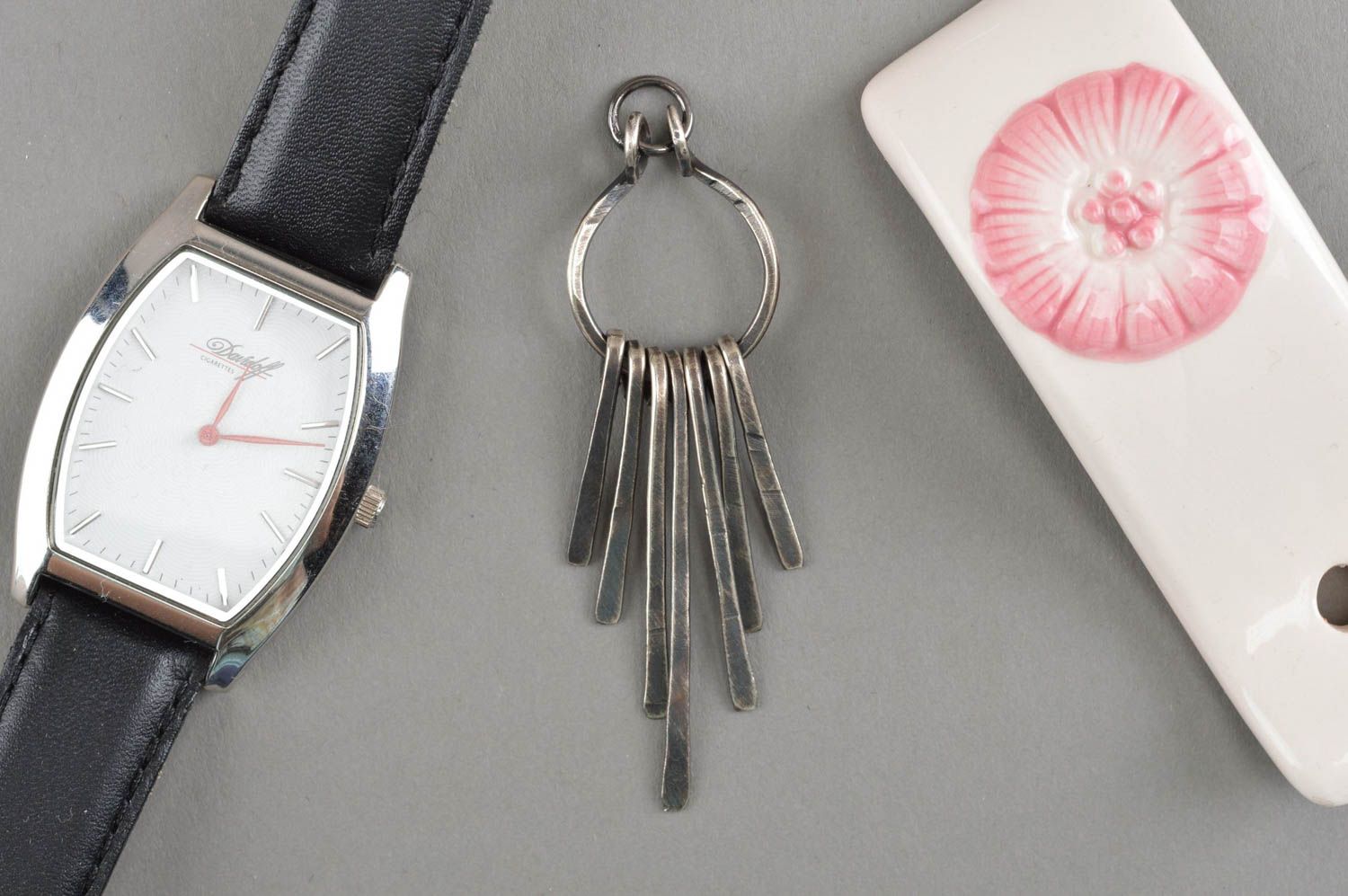 Handgemachter Schlüsselanhänger aus Metall künstlerisch originell schön für Mann foto 1