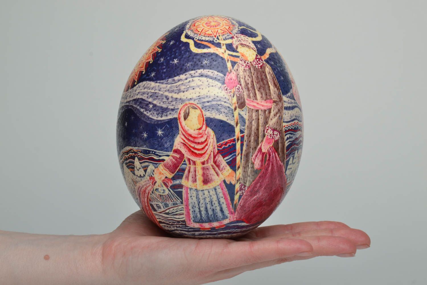 Oeuf de Pâques décoratif peint à la main aux motifs ethniques original photo 5