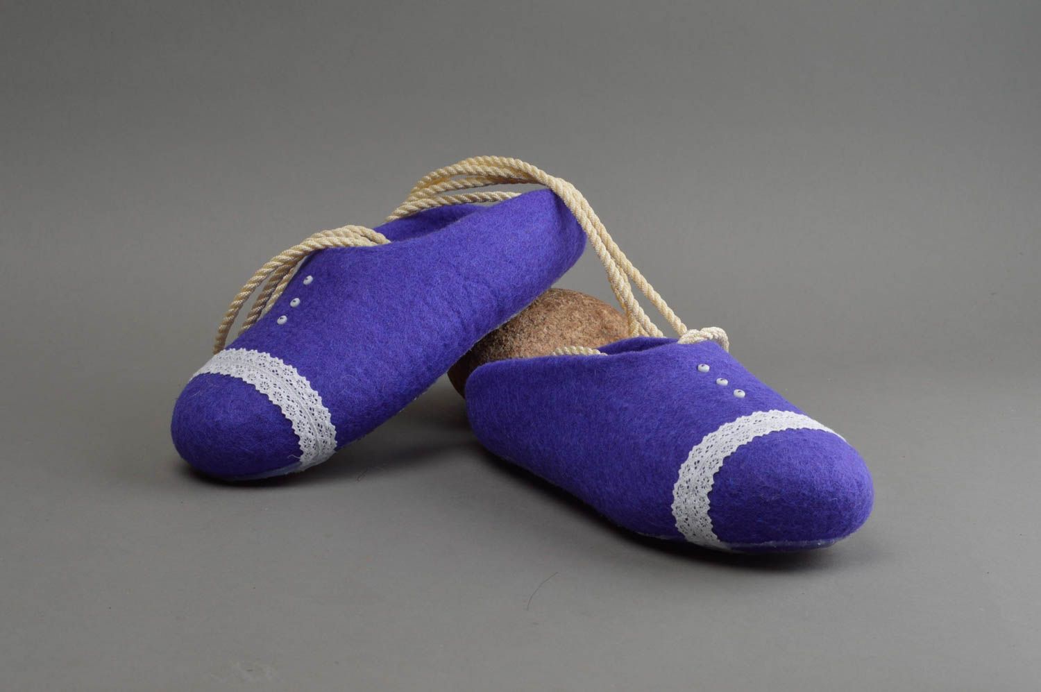 Zapatillas de lana hechas a mano  zapatos de casa regalo original para ella    foto 1