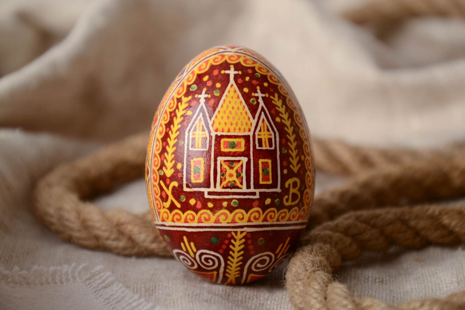 Huevo de Pascua de ganso pintado artesanal en técnica de cera foto 1