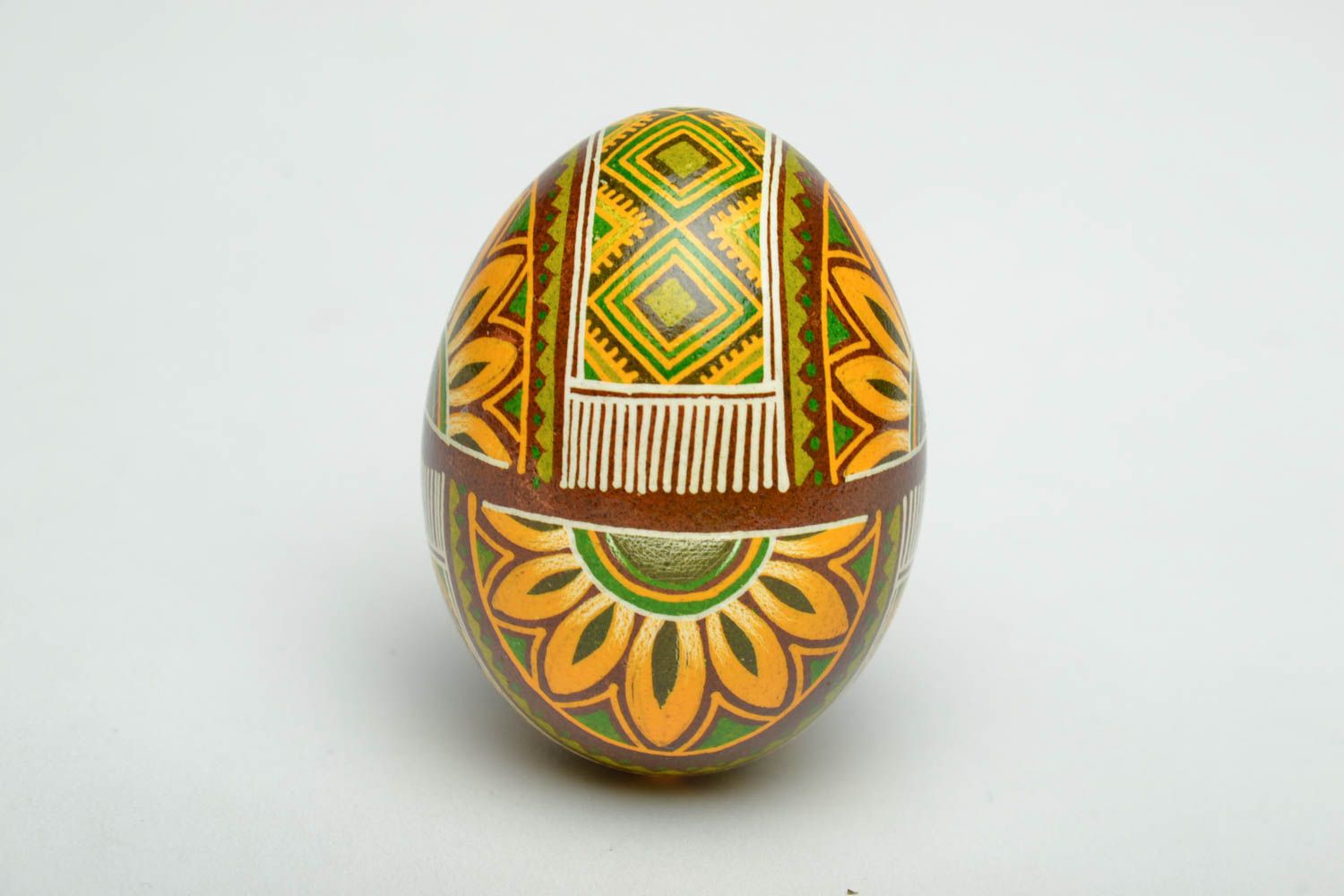 Handmade carved Easter egg photo 3