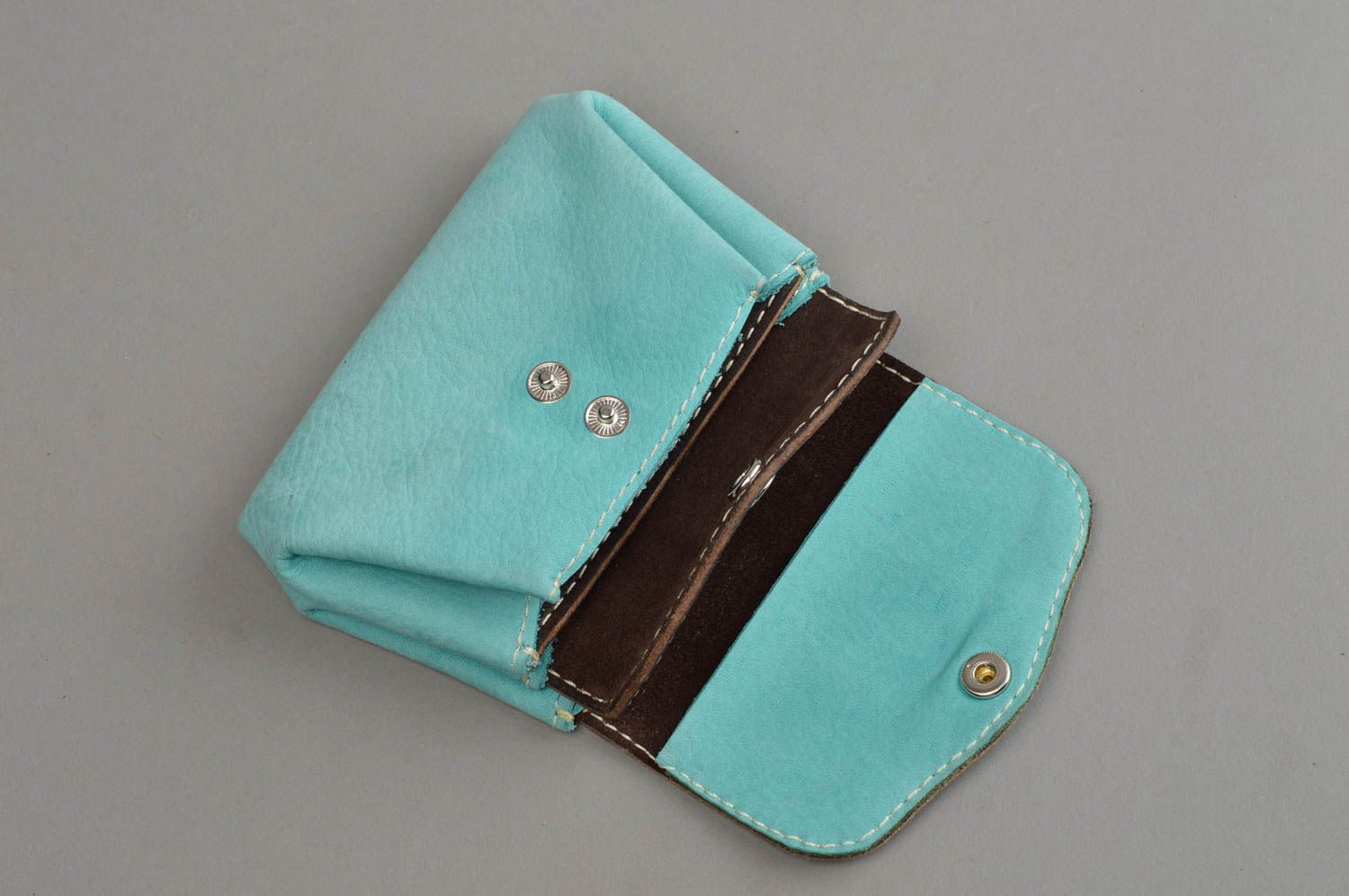 Кожаный кошелек прошитый вручную женский черно-мятный ручной работы авторский фото 4
