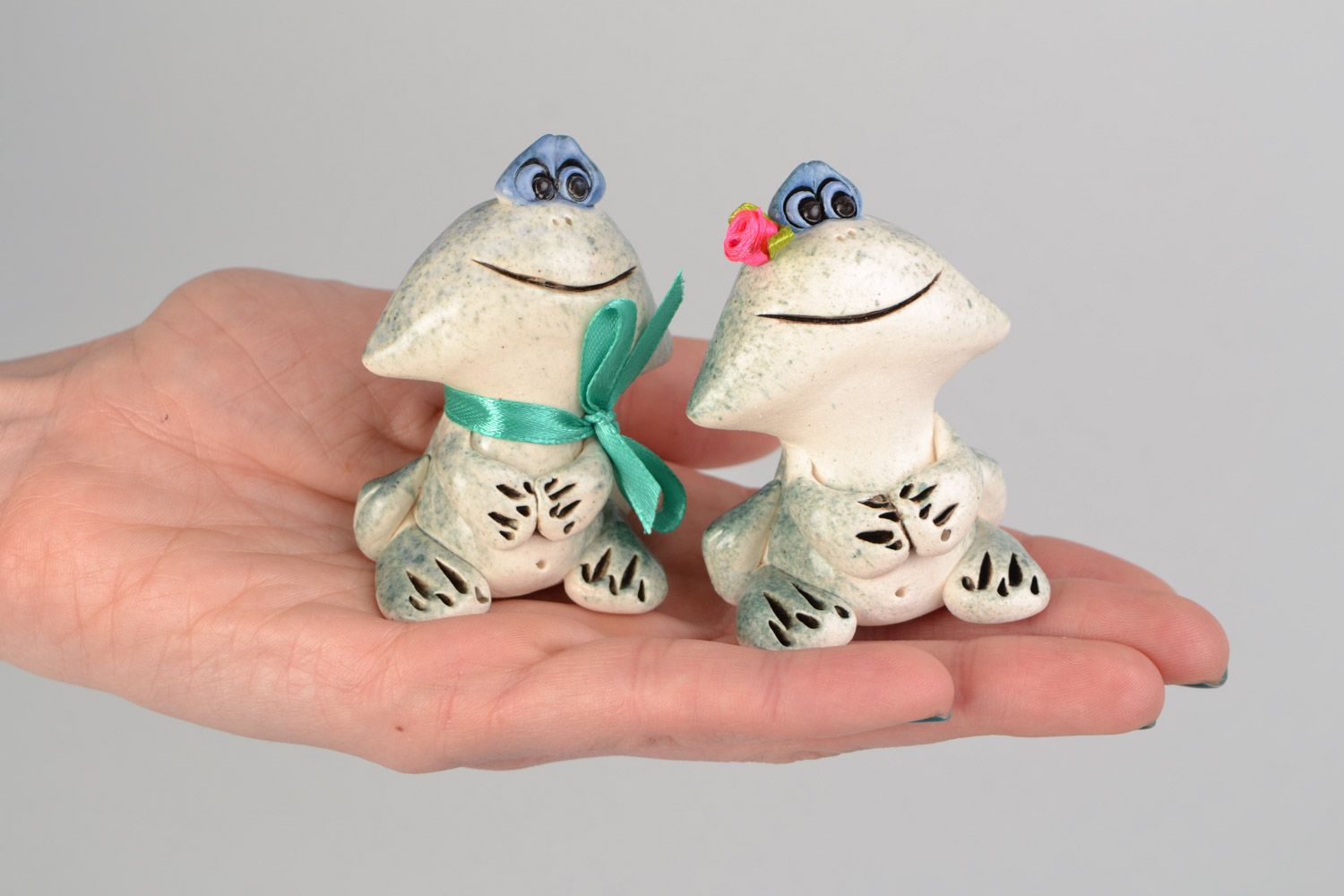 Handmade decorative ceramic painted figurines set of 2 pieces cute frogs home decor photo 2