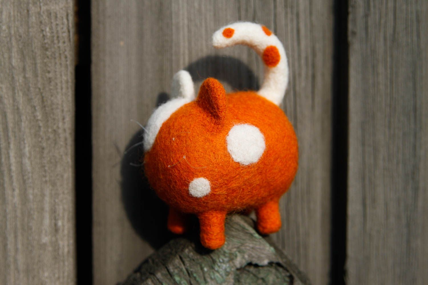 Валяная игрушка ручной работы кот игрушка из шерсти рыжая мягкая игрушка фото 1