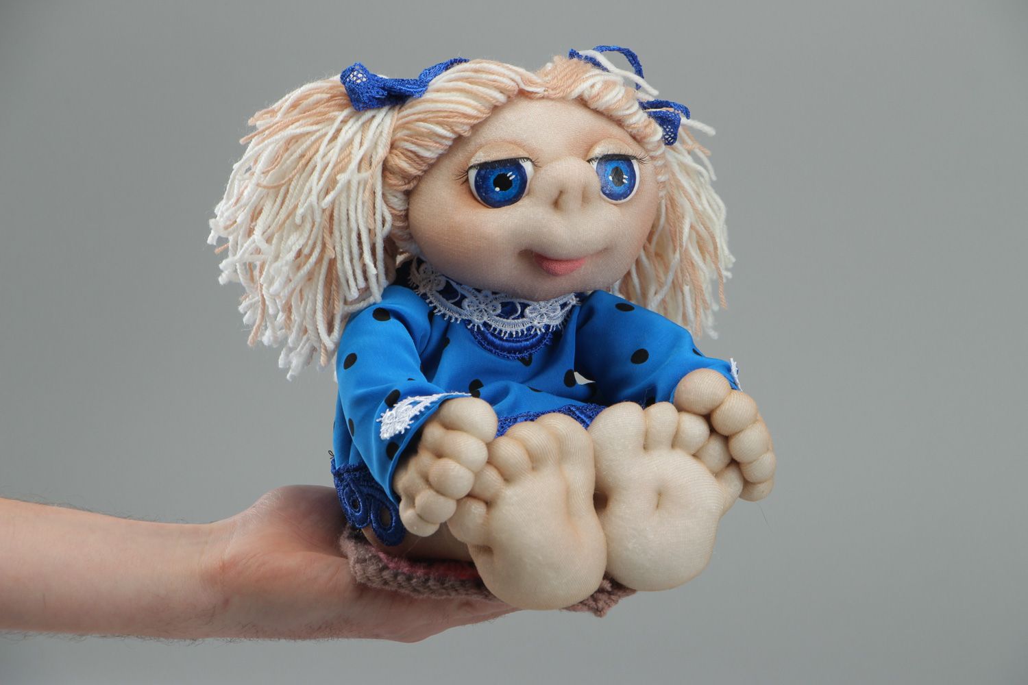 Poupée faite main cousue en nylon Fille en robe bleue cadeau amusant pour enfant photo 4