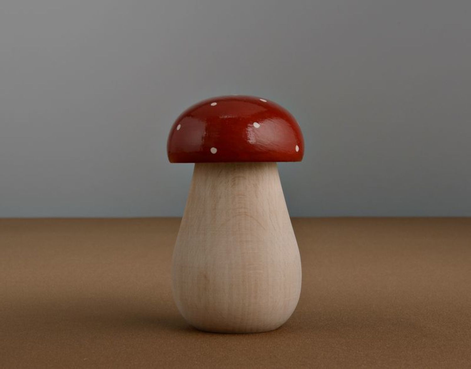 Mushroom-shaped nutcracker photo 3