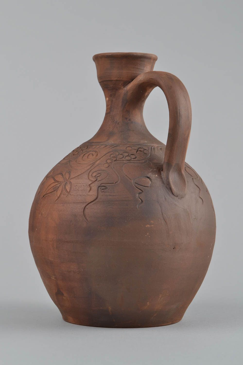 Cruche à vin en argile marron foncé faite main de forme originale à motif 2 l  photo 4
