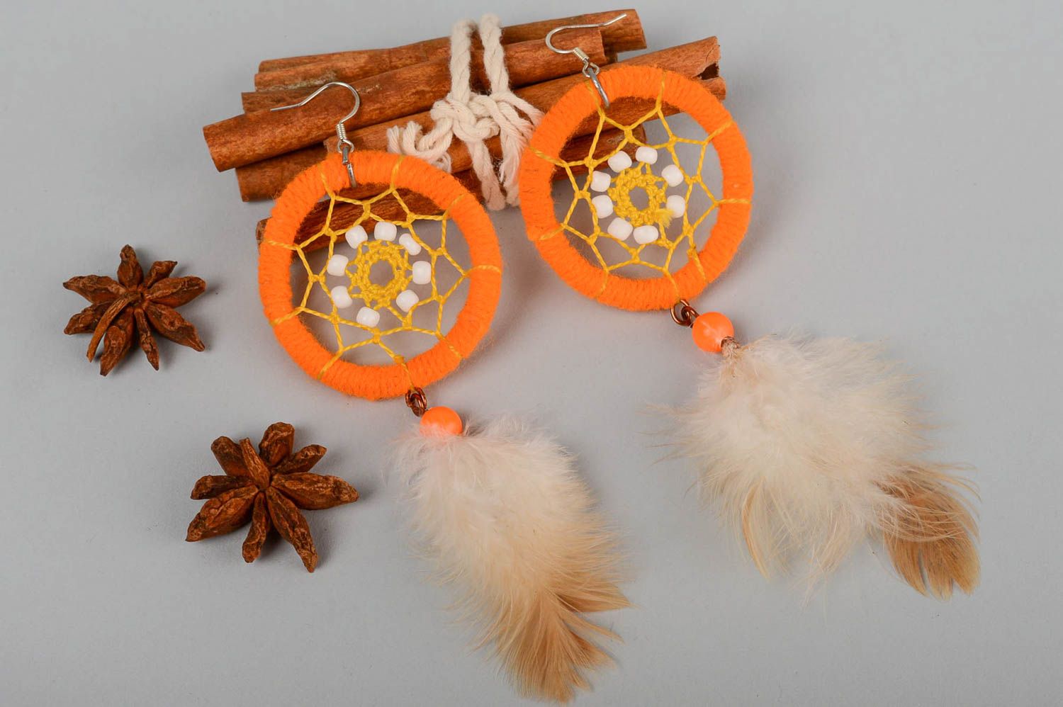 Boucles d'oreilles pendantes Bijou fait main attrape-rêves orange Cadeau femme photo 1