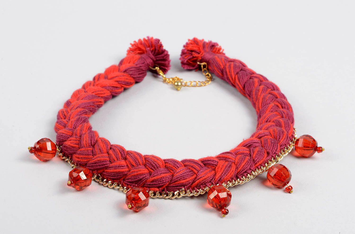 Stoff Halskette handgemachter Schmuck Modeschmuck Collier in Rot und Bordeauxrot foto 2