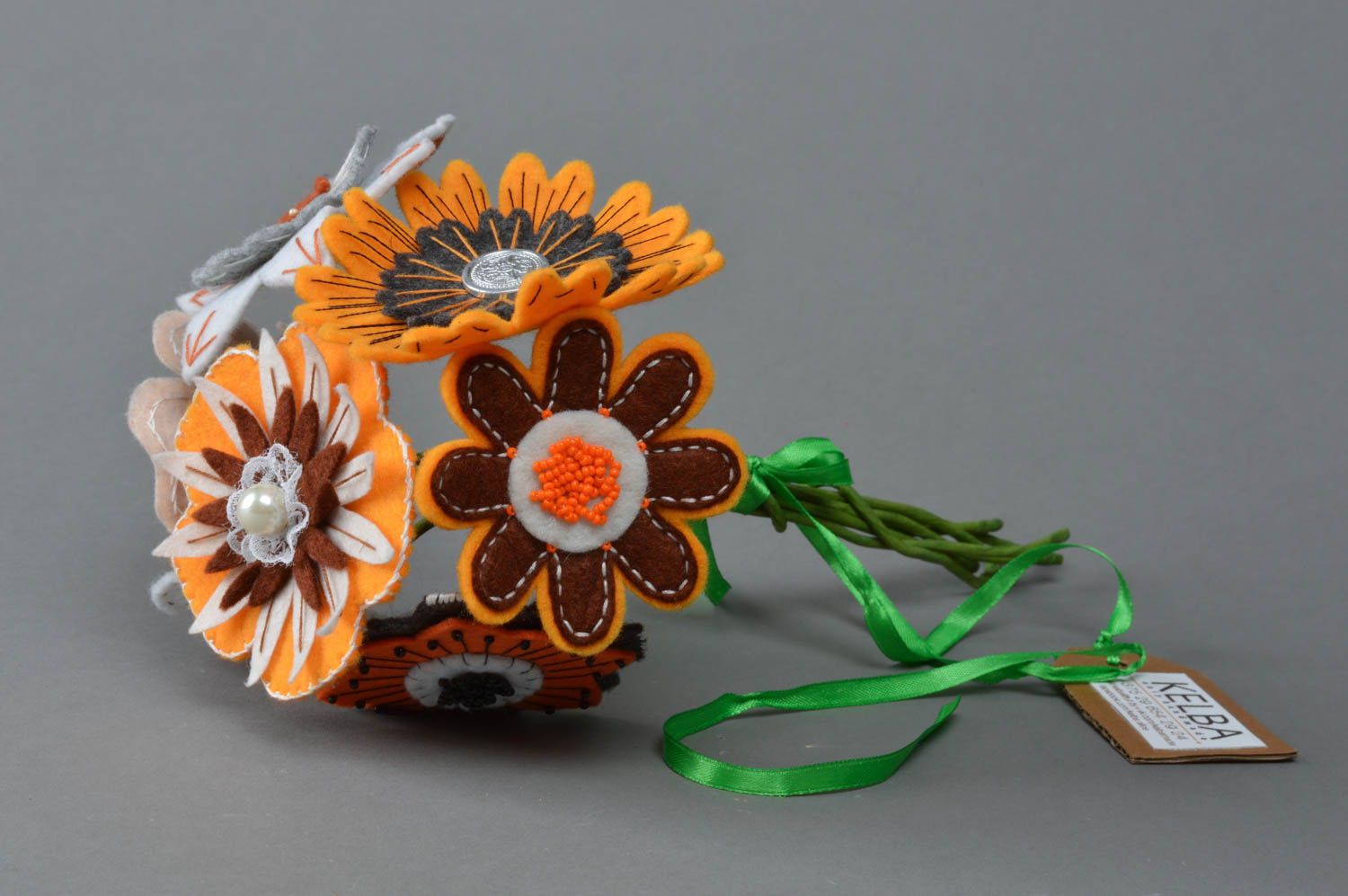 Schöner handmade Strauß aus Deko Blumen aus Filz für Haus Deko foto 1