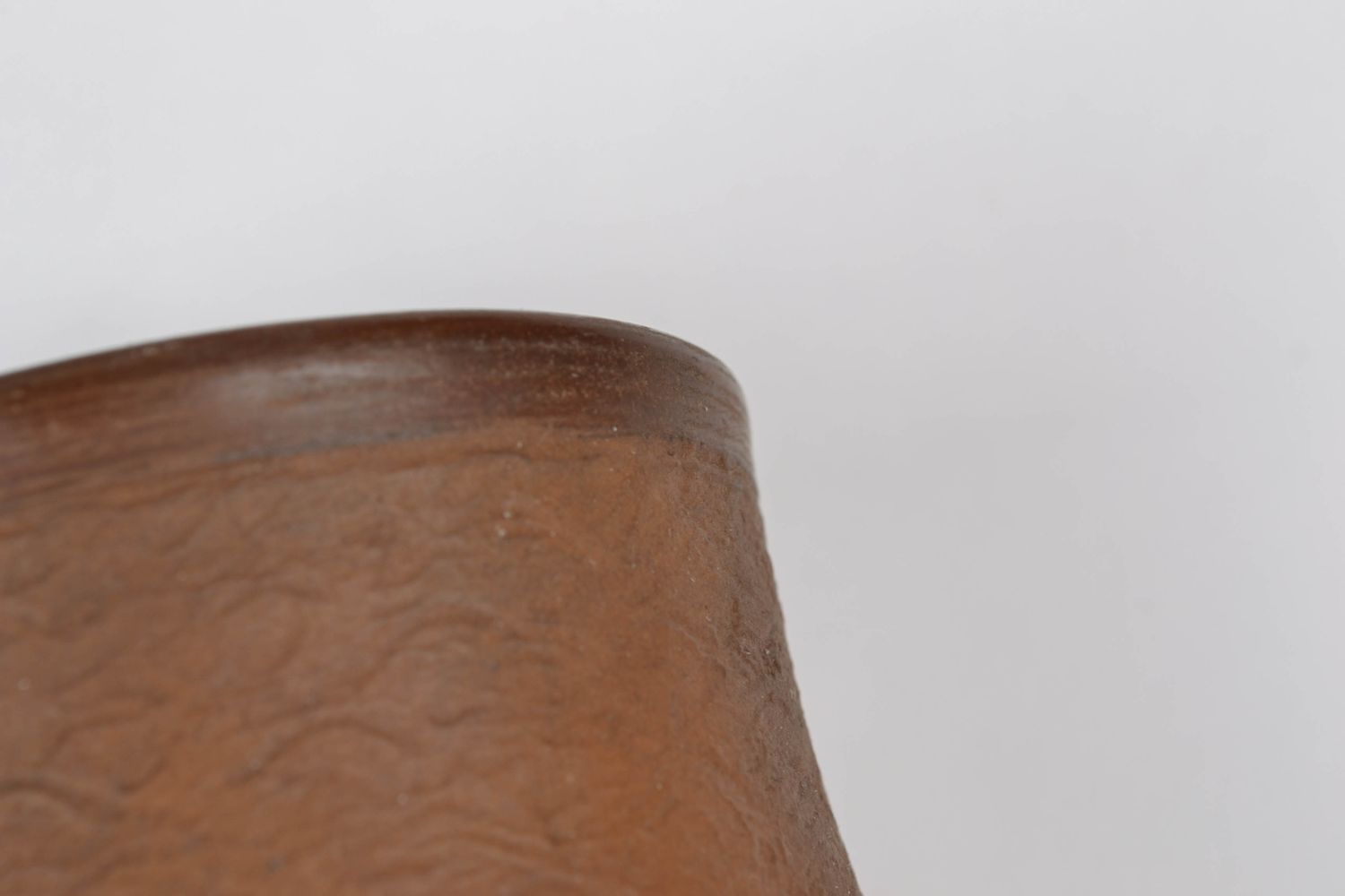 Brown clay medium size cup with handle and rustic pattern photo 5