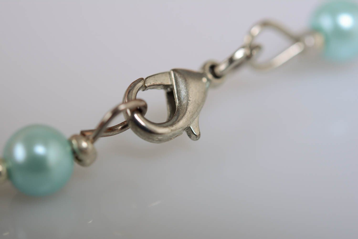 Collier en perles de rocaille et turquénite fait main bleu ciel avec pendentif photo 5
