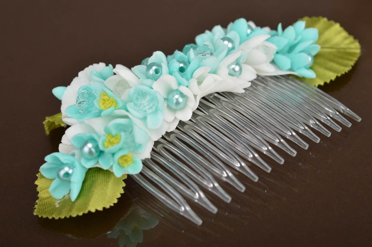 Peigne pour cheveux fait main avec fleurs en pâte polymère et perles fantaisie photo 1