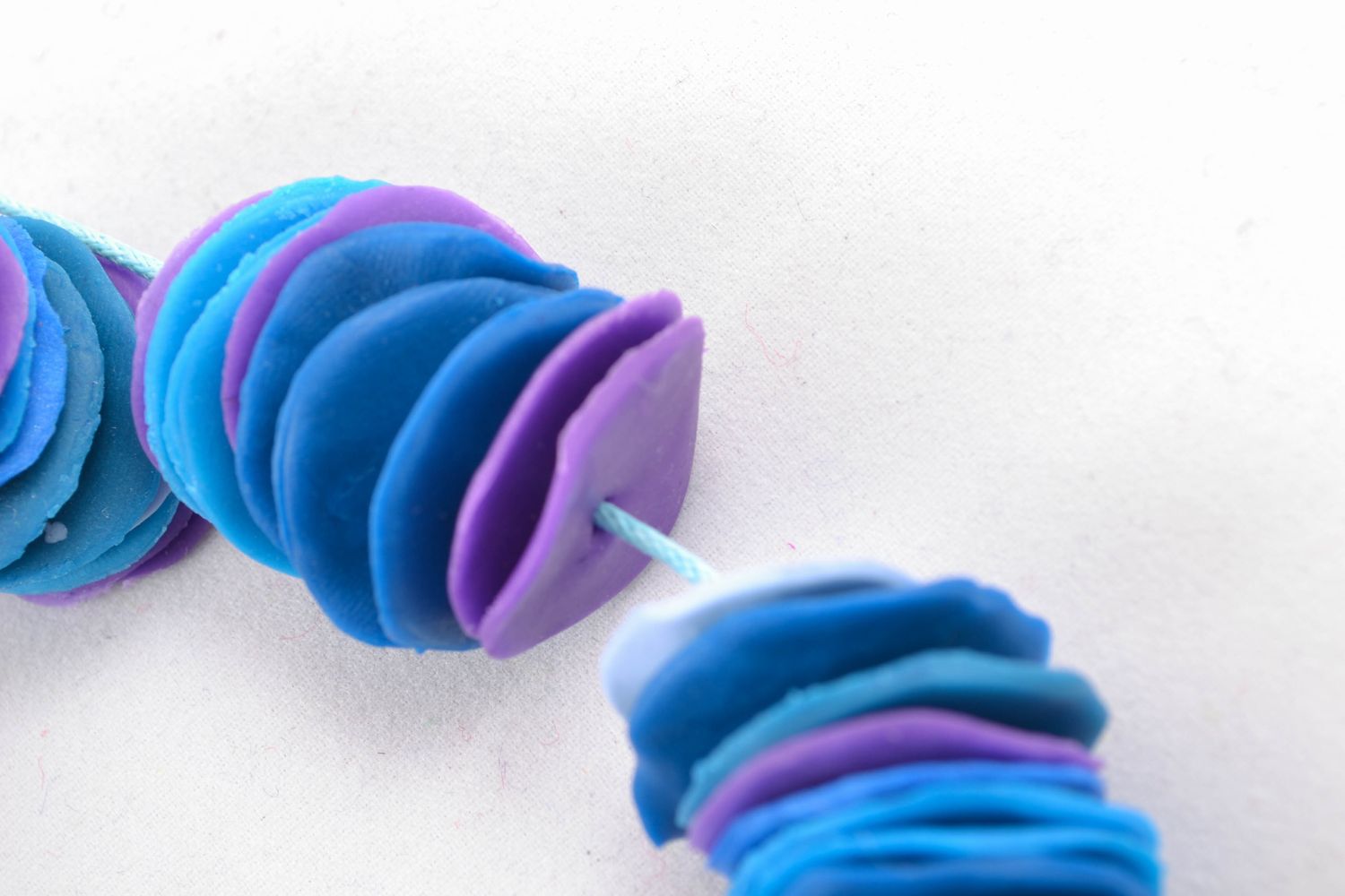 Украшения из полимерной глины колье и серьги в синей цветовой гамме фото 3