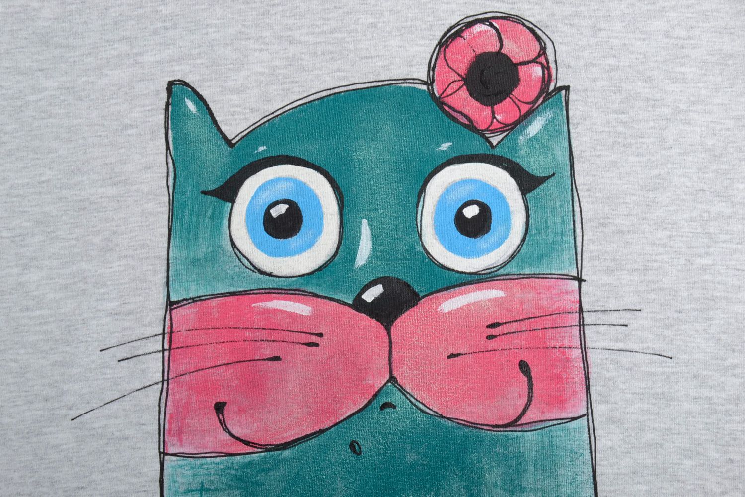 Handmade cotton T-shirt of gray color with funny cat painted with acrylics photo 2
