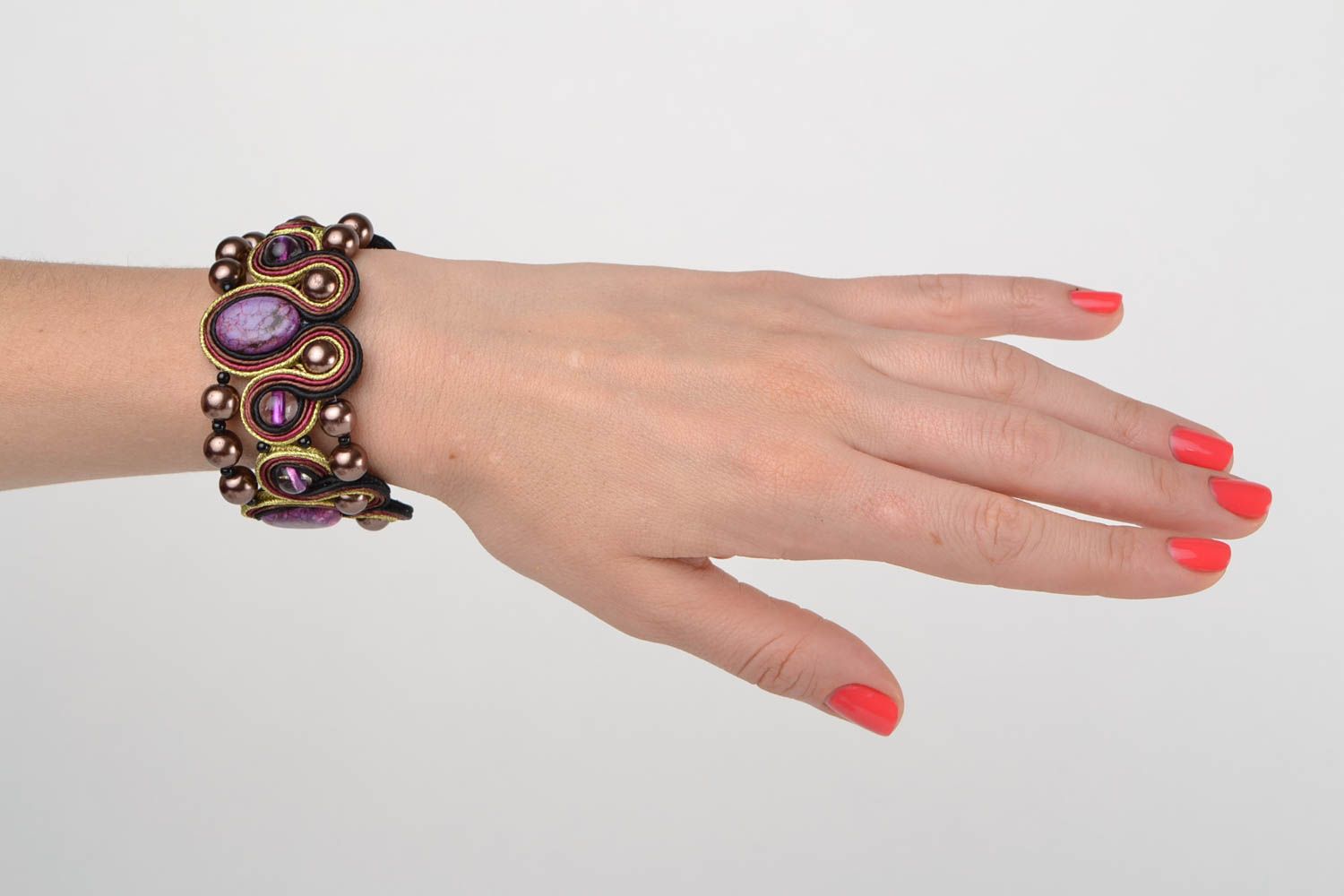 Breites schönes handmade Soutache Armband mit Natursteinen Künstler Schmuck foto 1