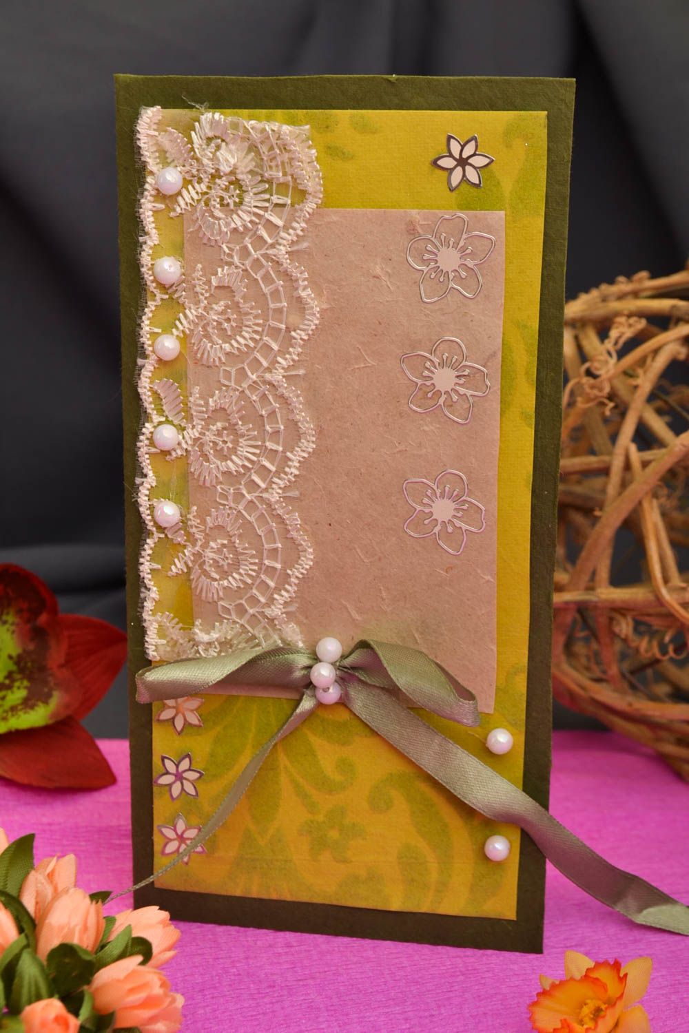Carte de voeux faite main verte en carton avec noeud Petit cadeau original photo 1