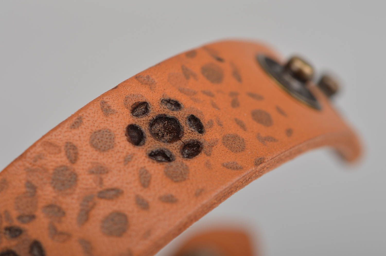 Handmade designer thin brown genuine leather wrist bracelet with ornament photo 1