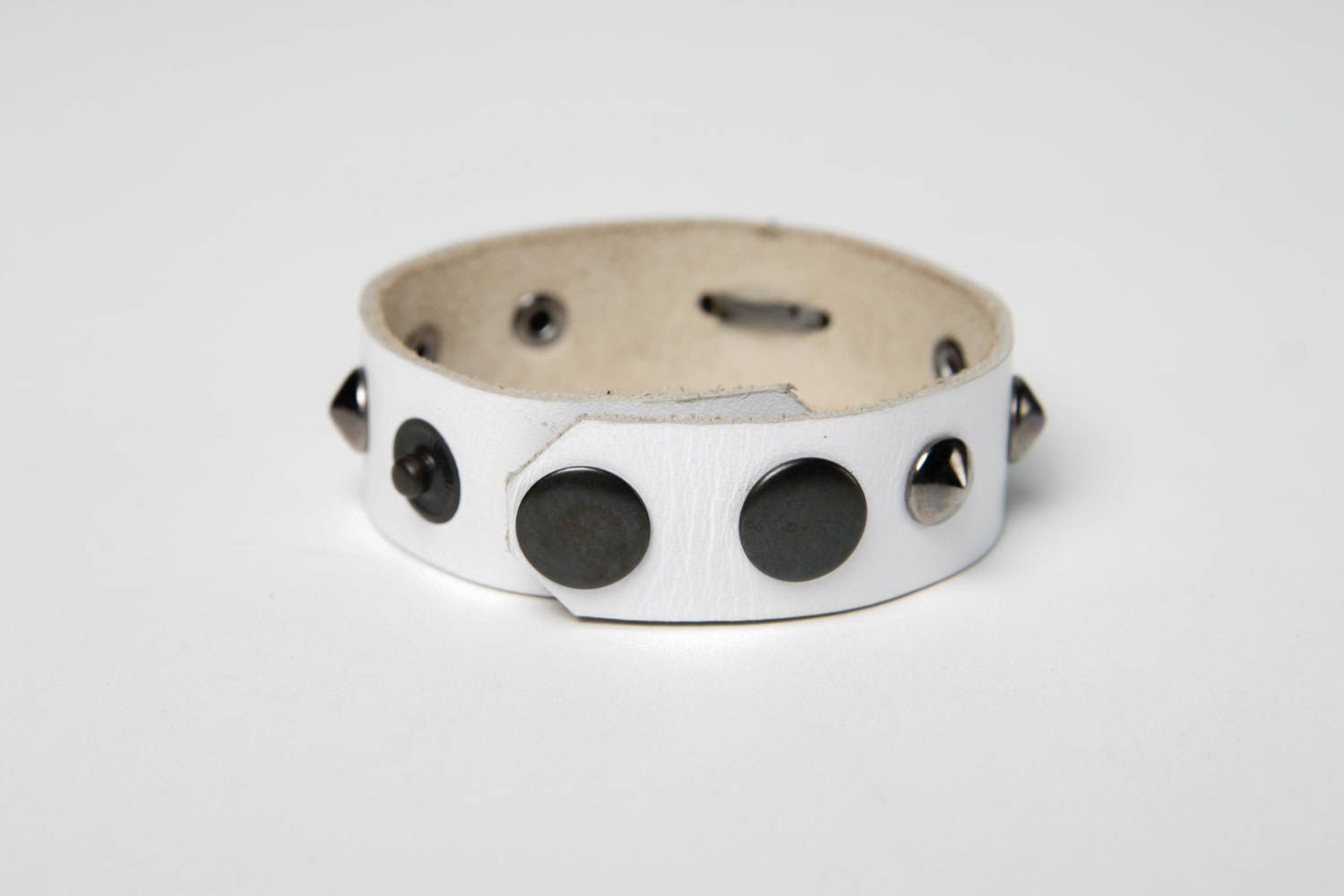 Bracciale in pelle fatto a mano accessorio originale braccialetto di tendenza foto 5