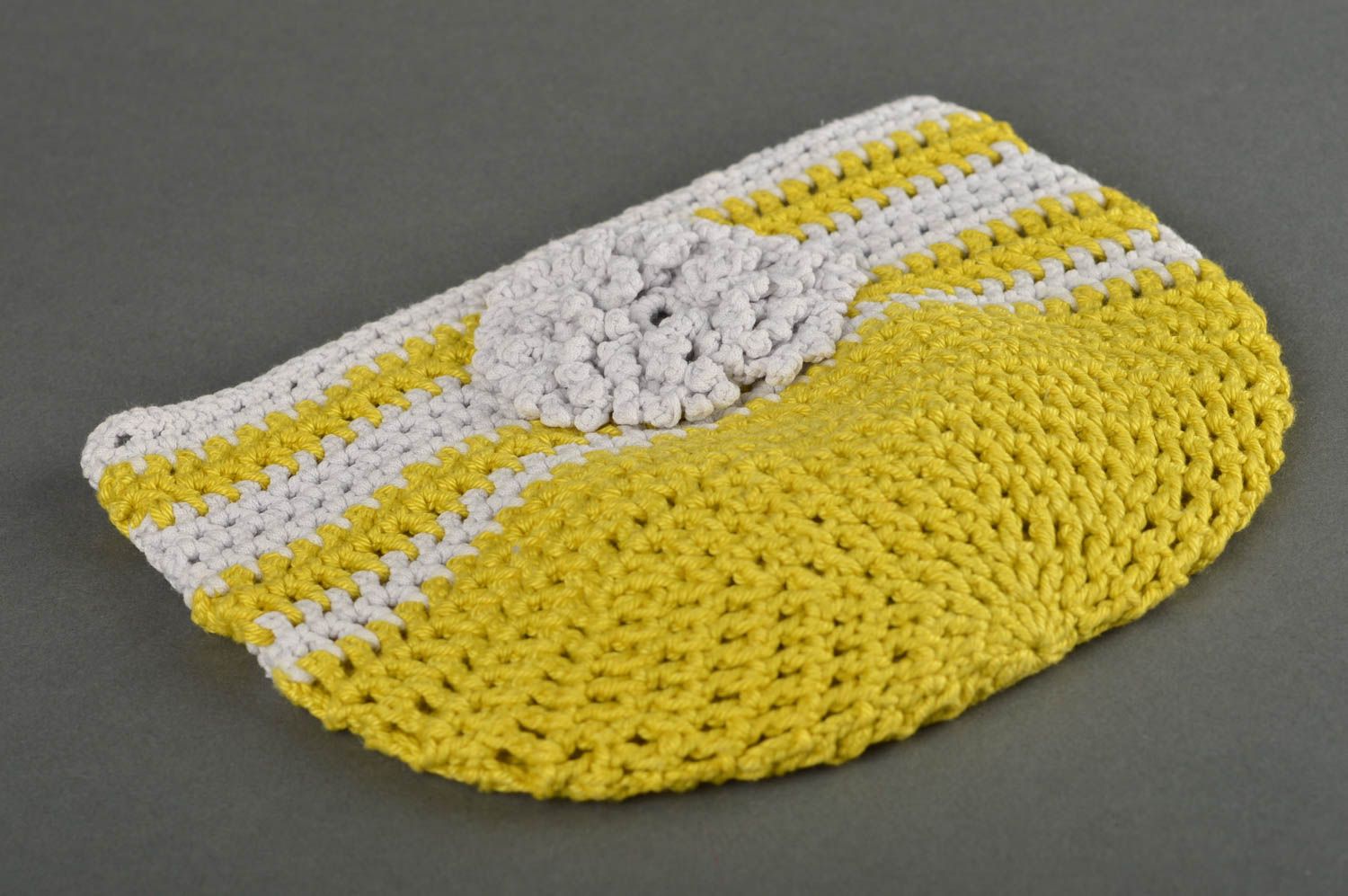 Bonnet tricot fait main Chapeau au crochet blanc jaune léger Vêtement enfant photo 4