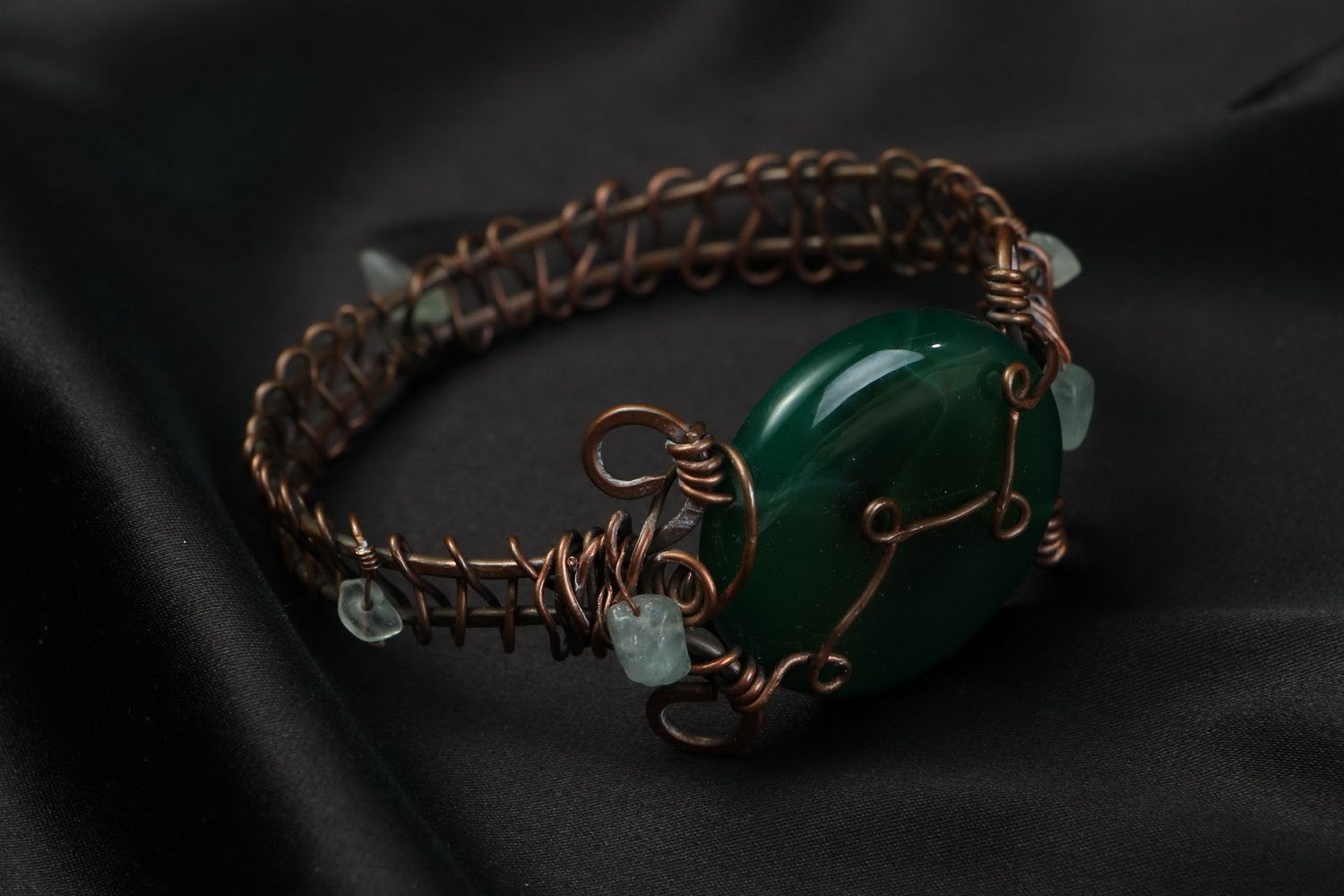 Copper bracelet with jade and amethyst photo 4