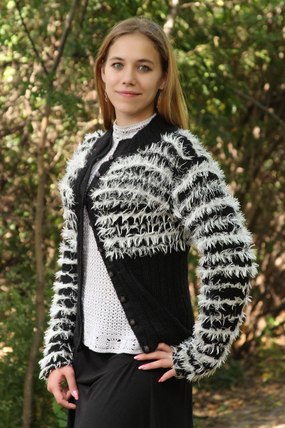 Black and white knitted woolen jacket   photo 2