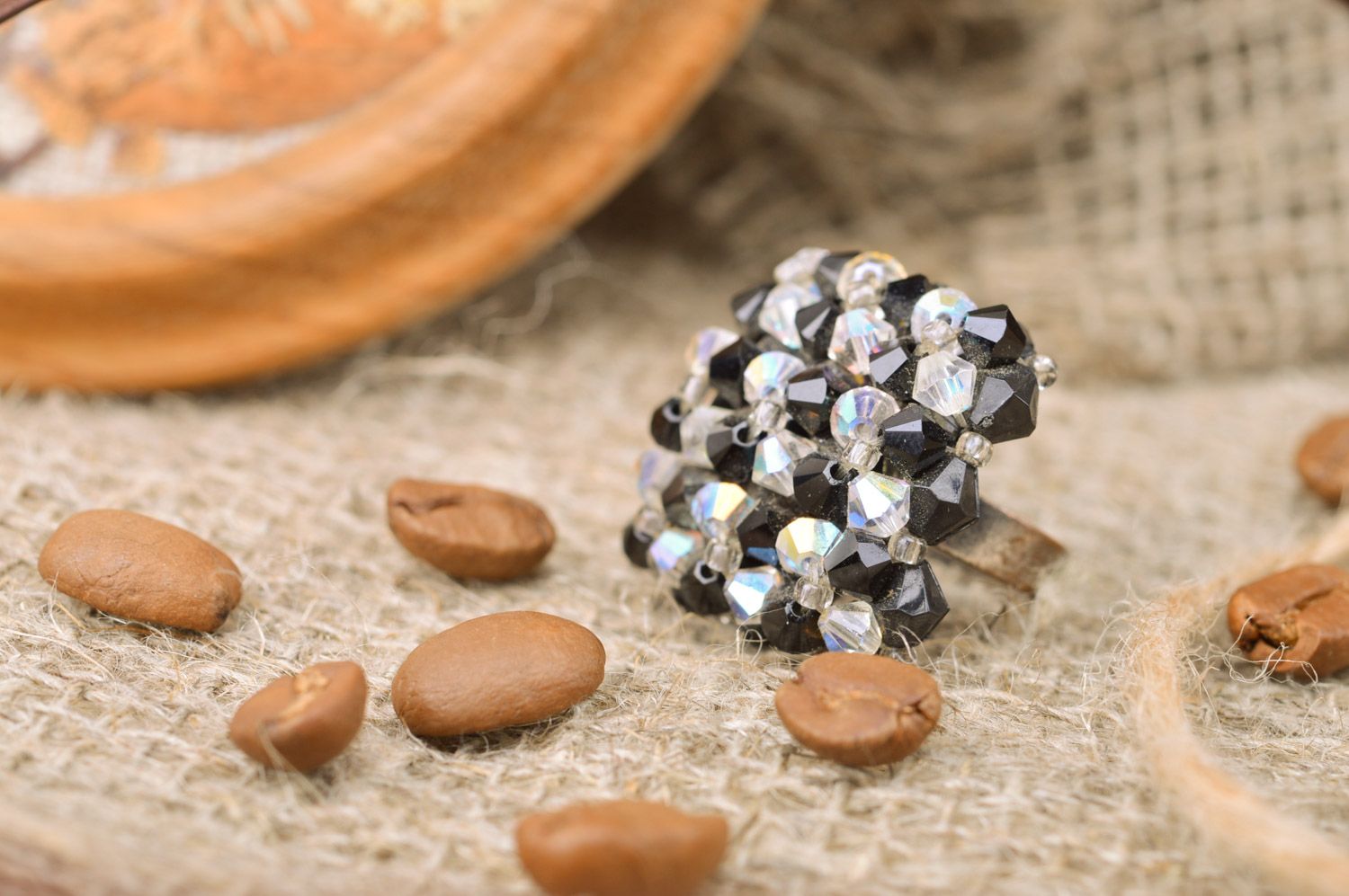 Bague en perles de rocaille faite main noir et blanc carrée originale pour femme photo 1